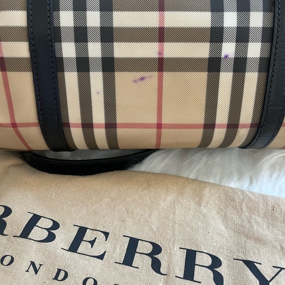 💯% authentic BURBERRY barrel bag - Picture 8 of 9